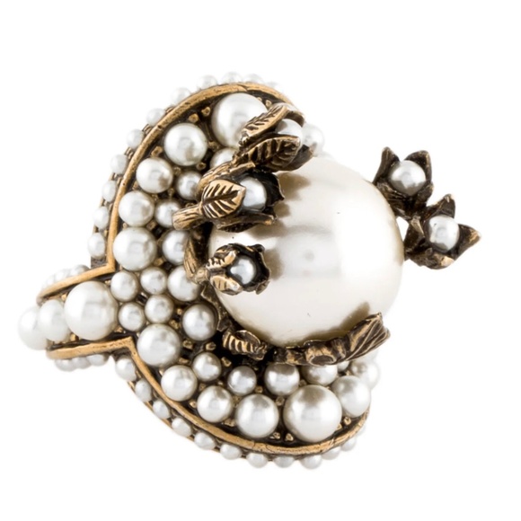 Gucci Pearl Cocktail Ring Size 5.25 - Picture 1 of 4